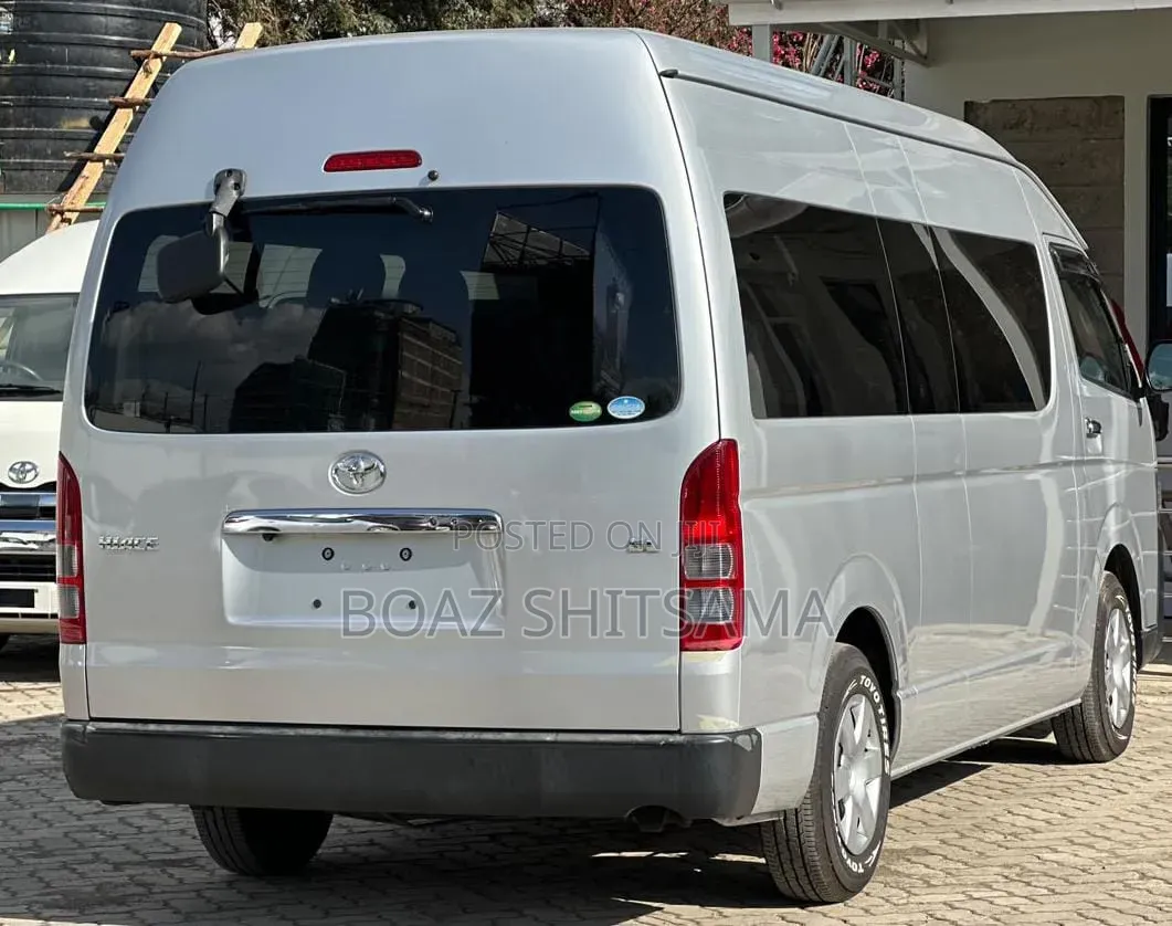 Toyota HiAce 2019 Silver