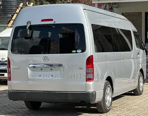 Toyota HiAce 2019 Silver