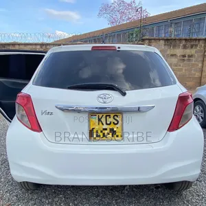 Toyota Vitz 2012 White