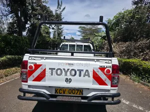 Toyota Hilux 2012 Off white