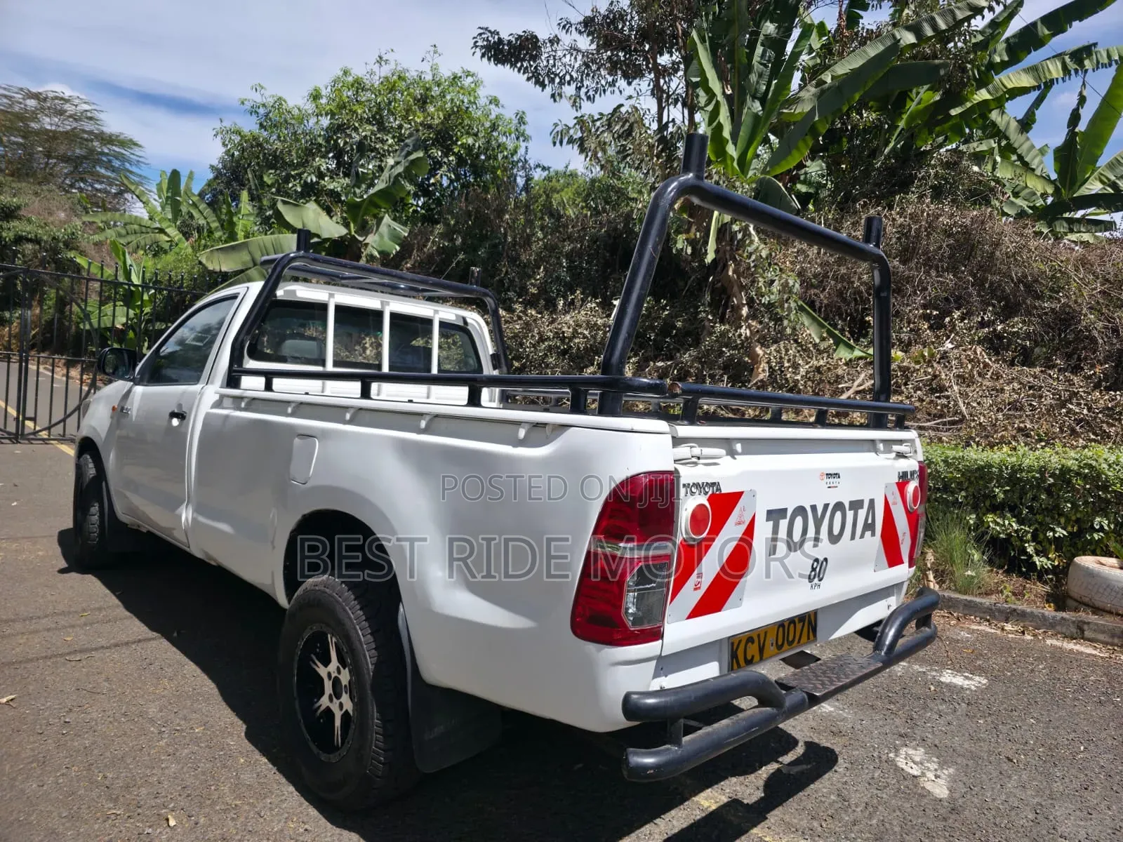 Toyota Hilux 2012 Off white