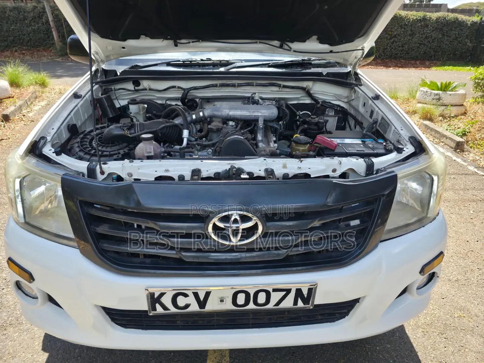 Toyota Hilux 2012 Off white