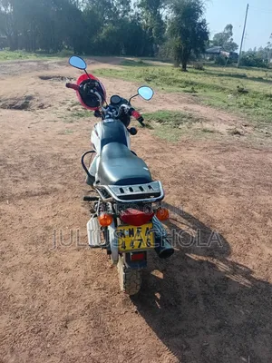 Bajaj Boxer 150 UG 2019 White