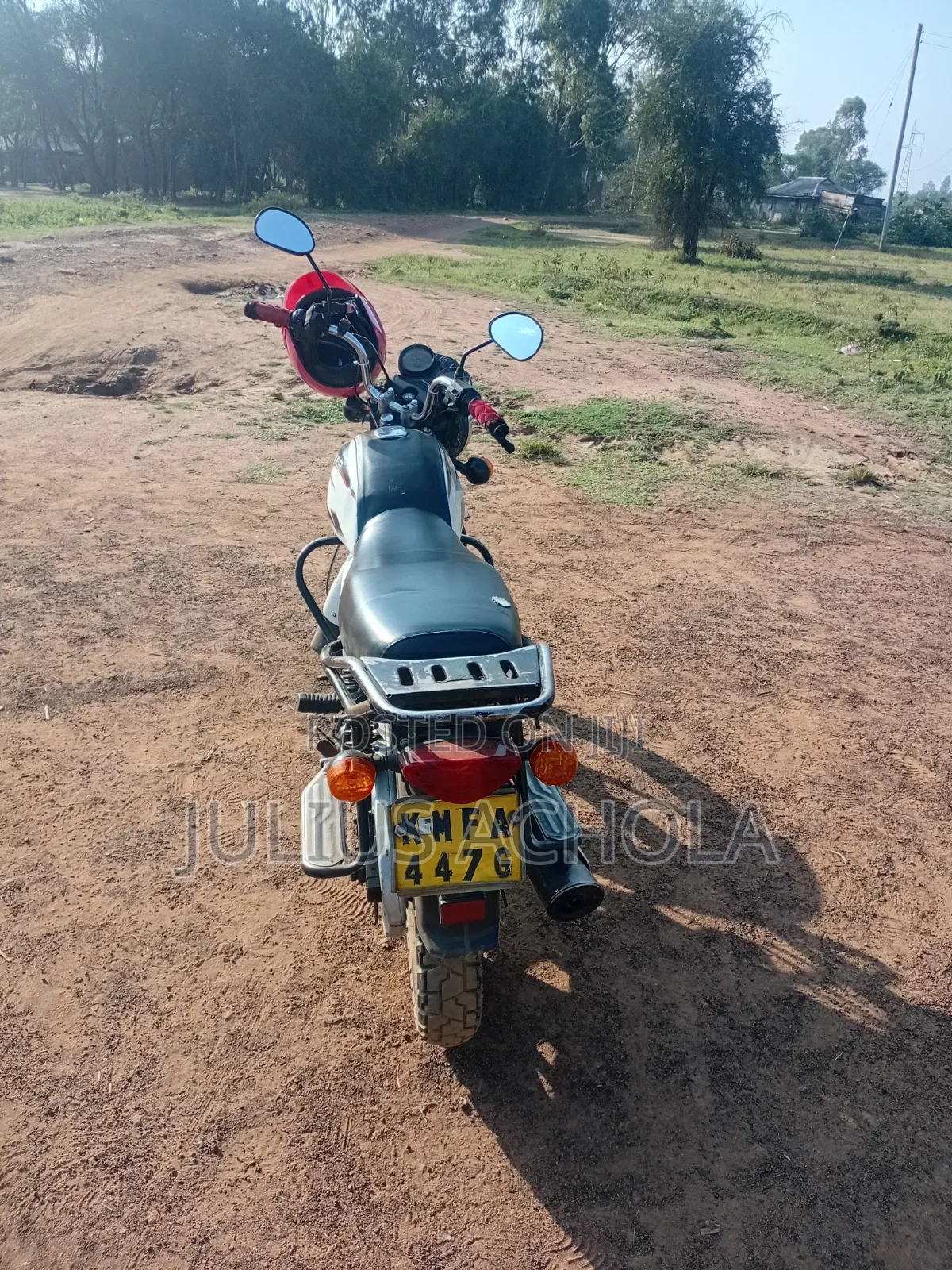 Bajaj Boxer 150 UG 2019 White