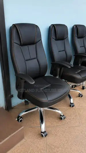 C35 Leather Chair
