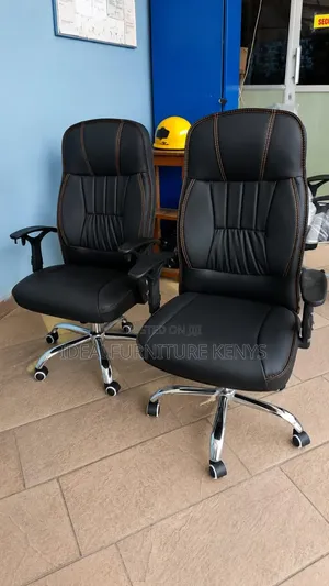 Executive Office Chair - Black Leather Boss Chair With Chrome Base