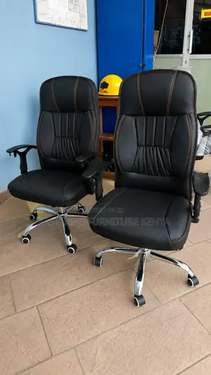 Executive Office Chair - Black Leather Boss Chair With Chrome Base