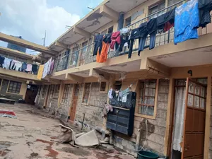 18bdrm Apartment in Juja Market, Kalimoni for sale