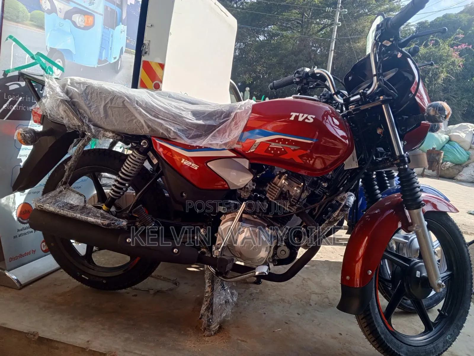 New TVS HLX 125 2026 Red