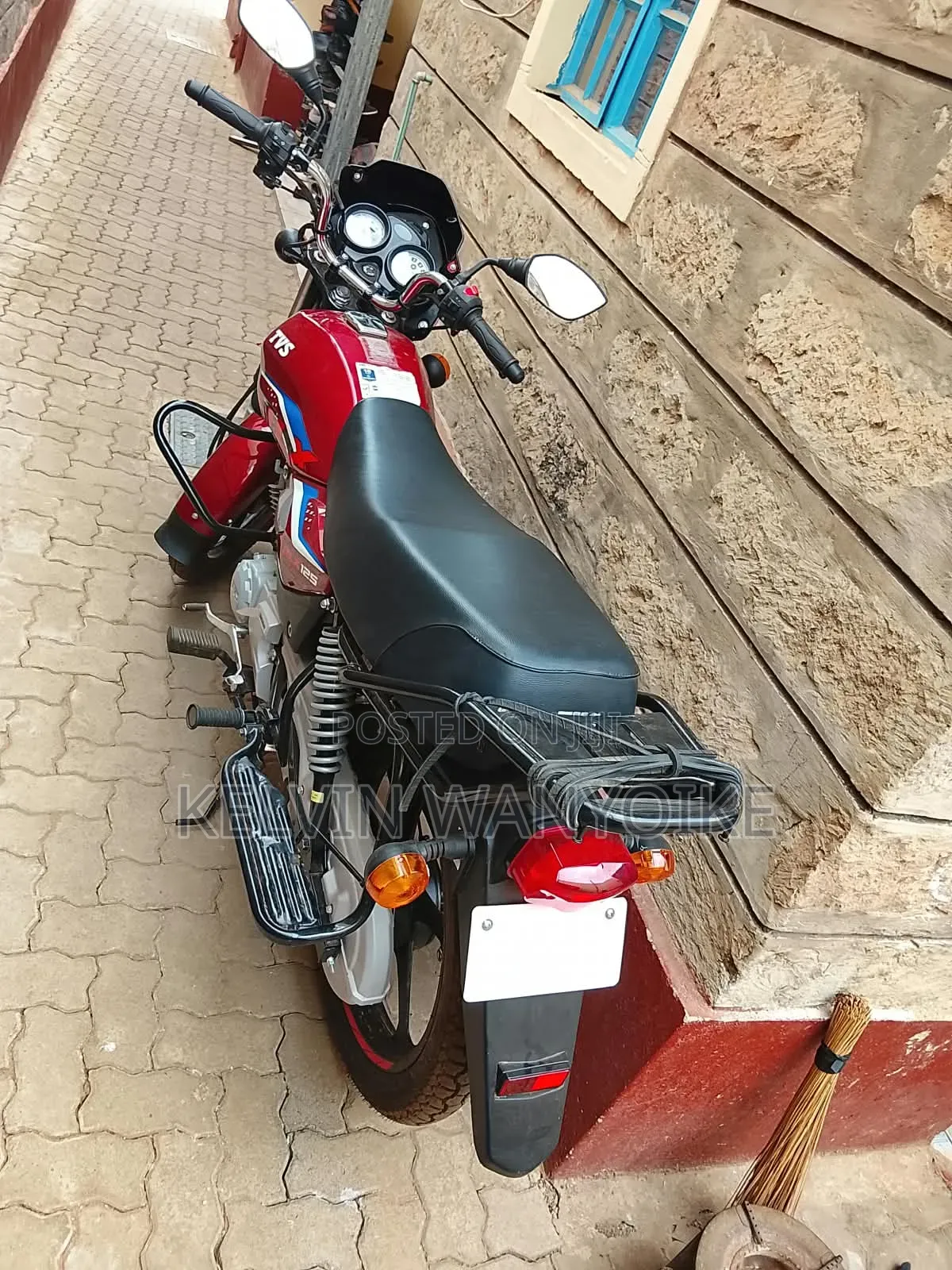 New TVS HLX 125 2026 Red