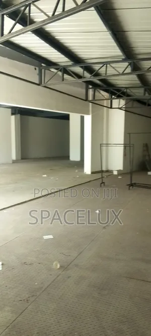 Showroom/Supermarket Space