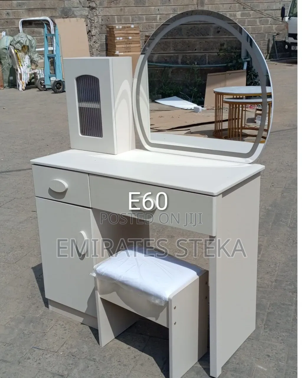 Luxury LED Dressing Table With Inbuilt Lights