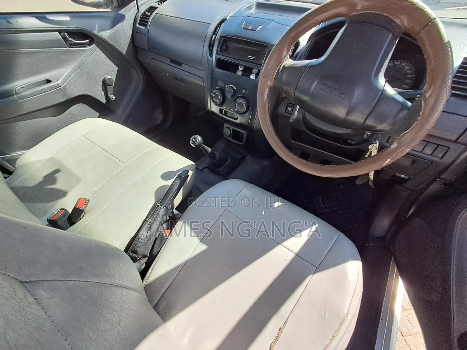 Isuzu D-MAX 2014 Silver