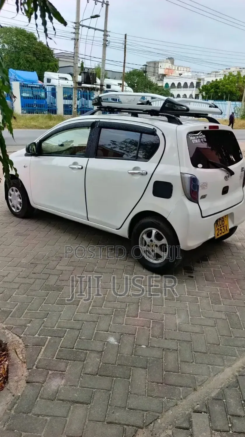Daihatsu Mira 2013 White