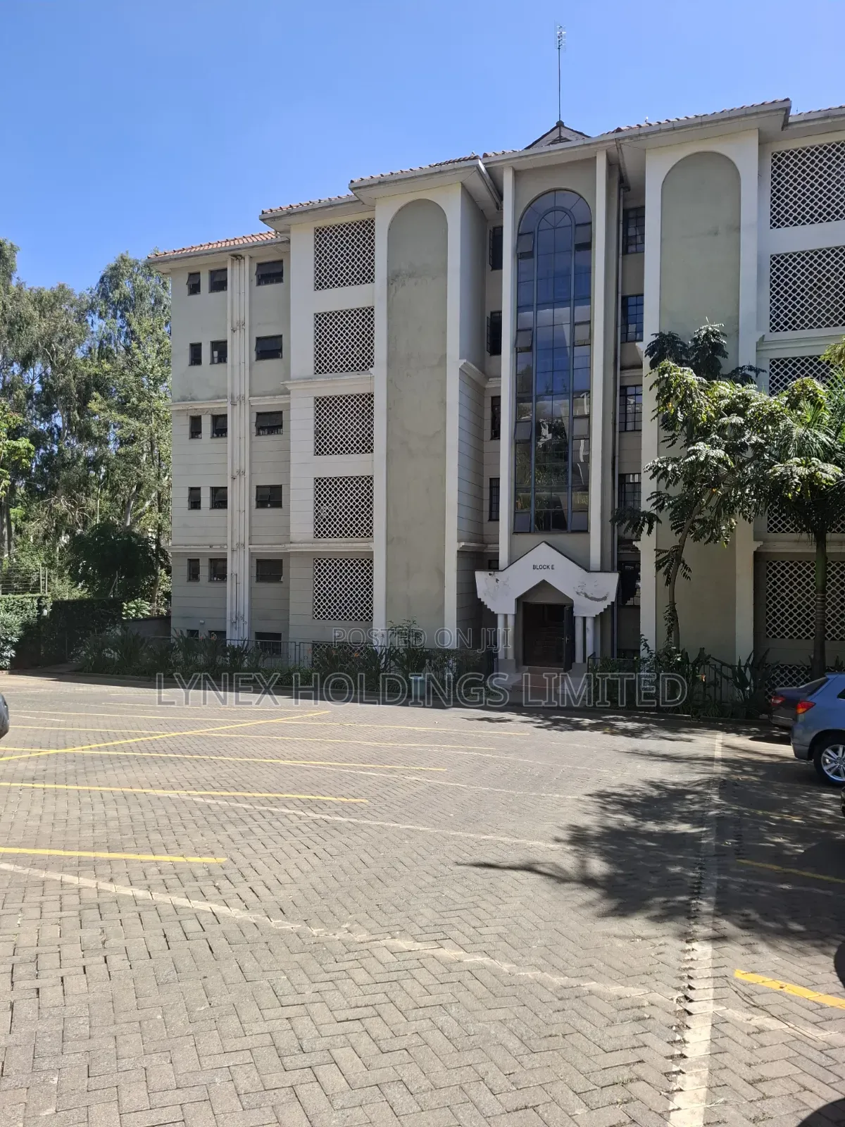 3bdrm Apartment in Lavington Pride, Valley Arcade for sale