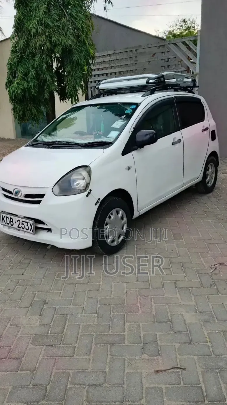 Daihatsu Mira 2013 White