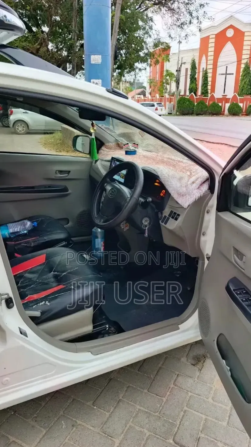 Daihatsu Mira 2013 White