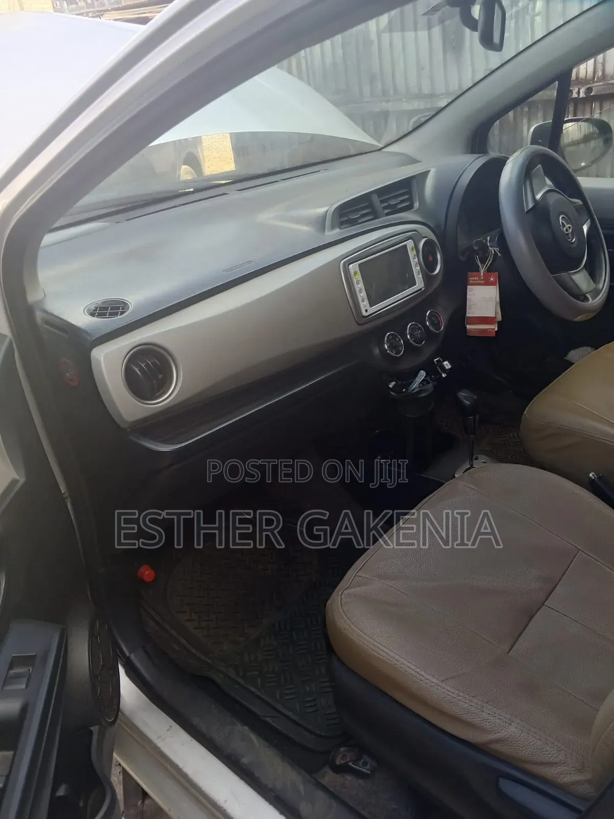 Toyota Vitz 2012 Silver
