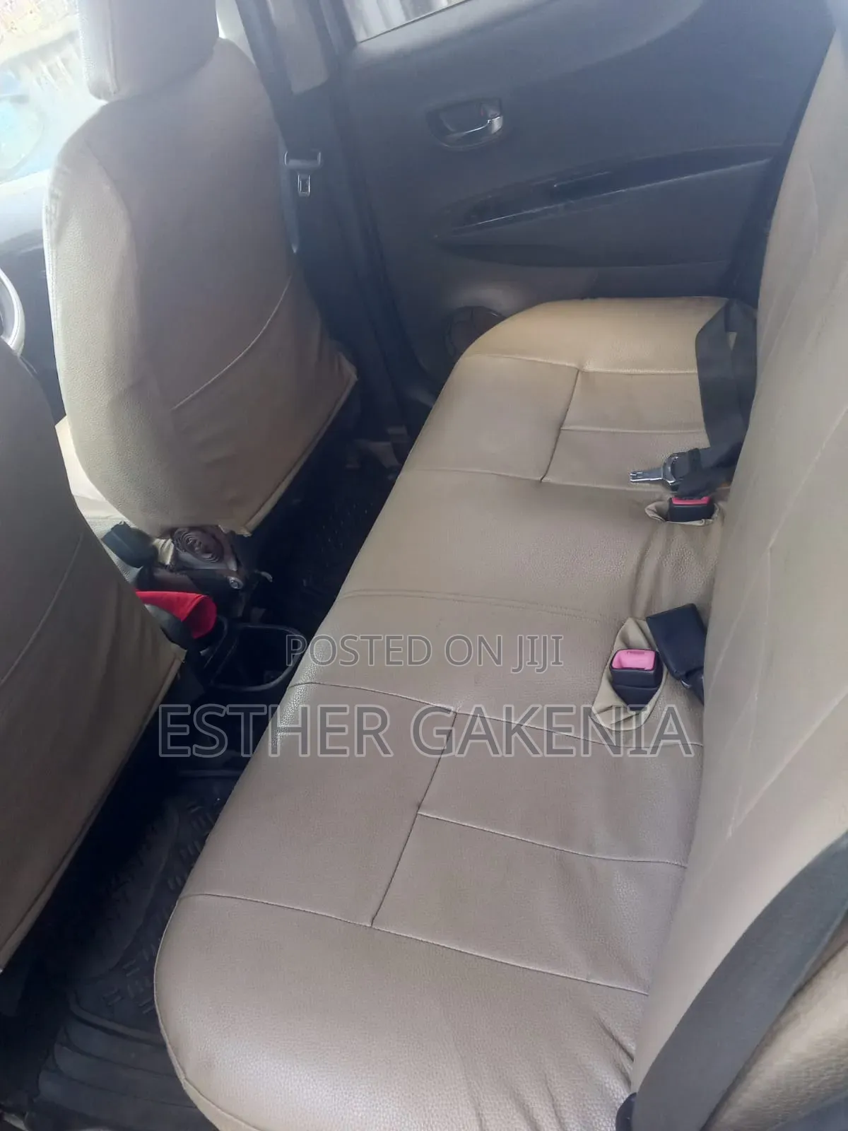 Toyota Vitz 2012 Silver