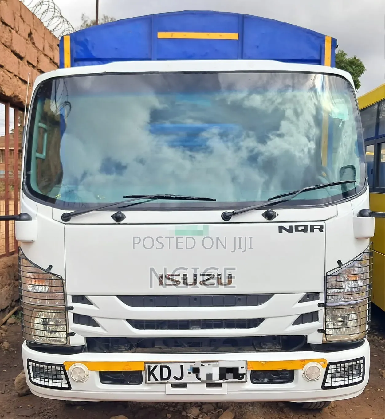 Isuzu NQR Truck 2022 White