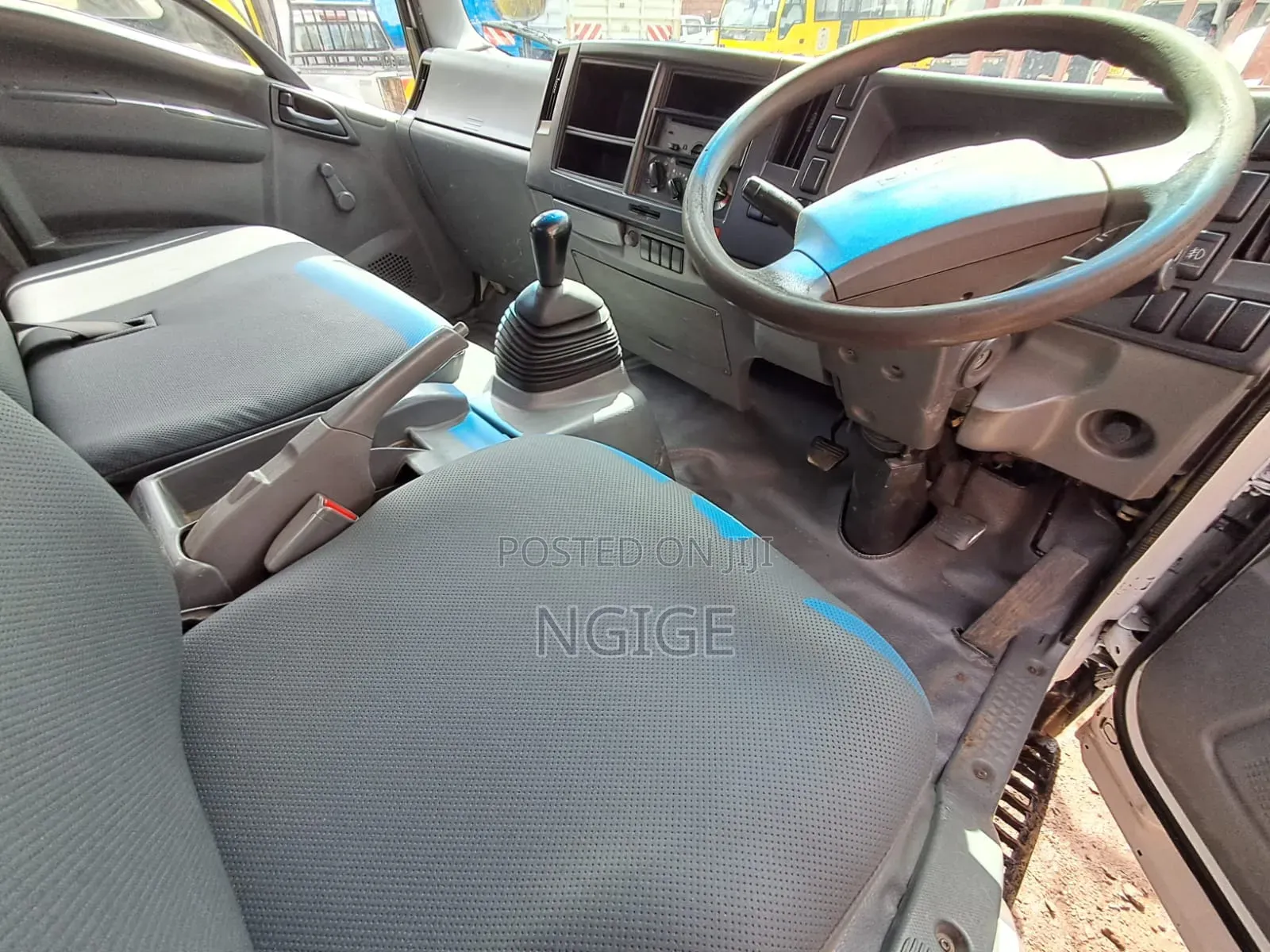 Isuzu NQR Truck 2022 White
