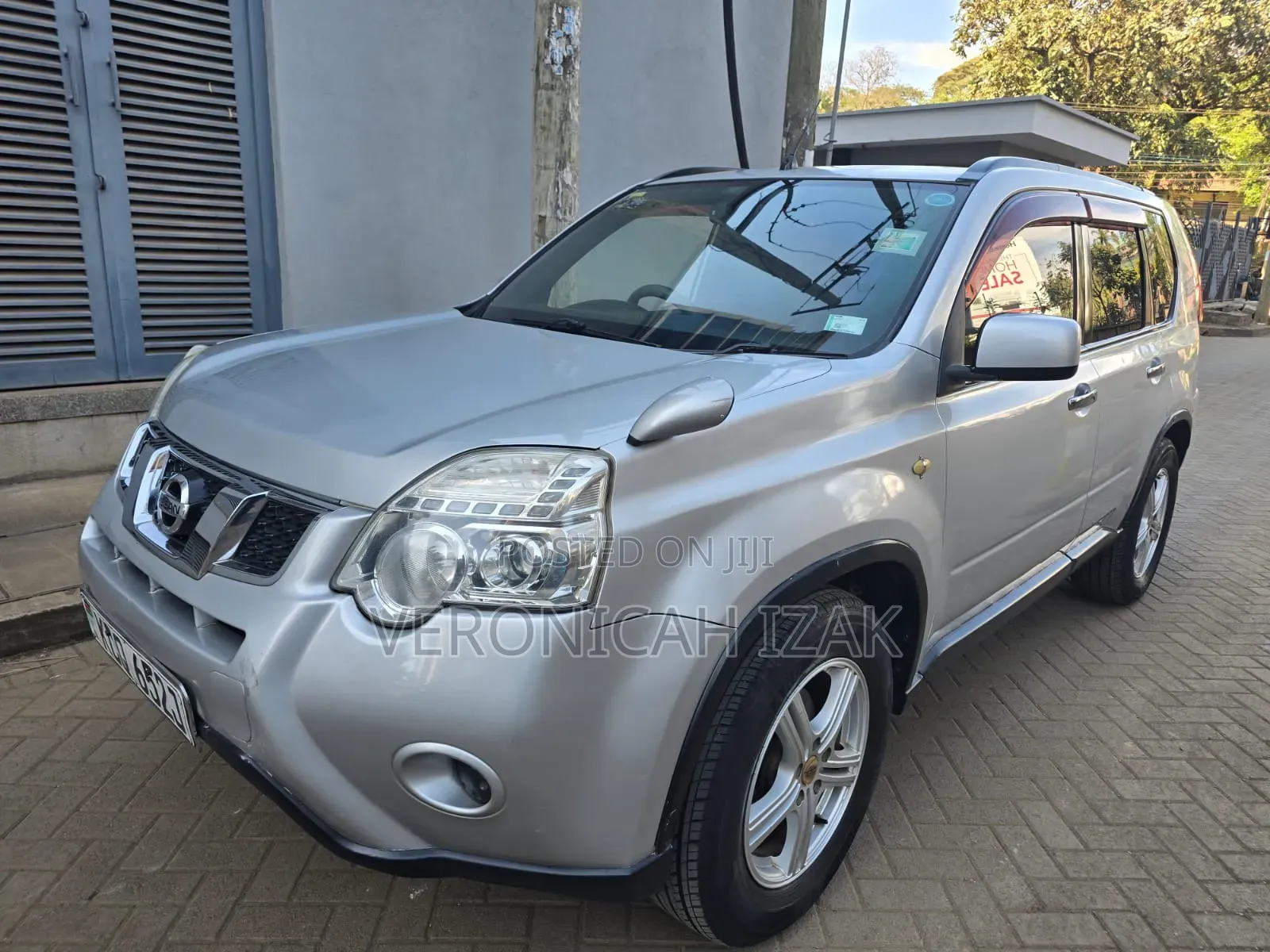 Nissan X-Trail 2010 Silver