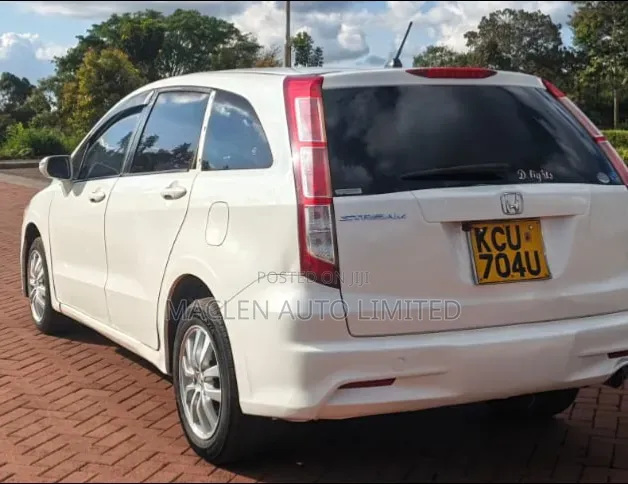 Honda Stream 2013 White