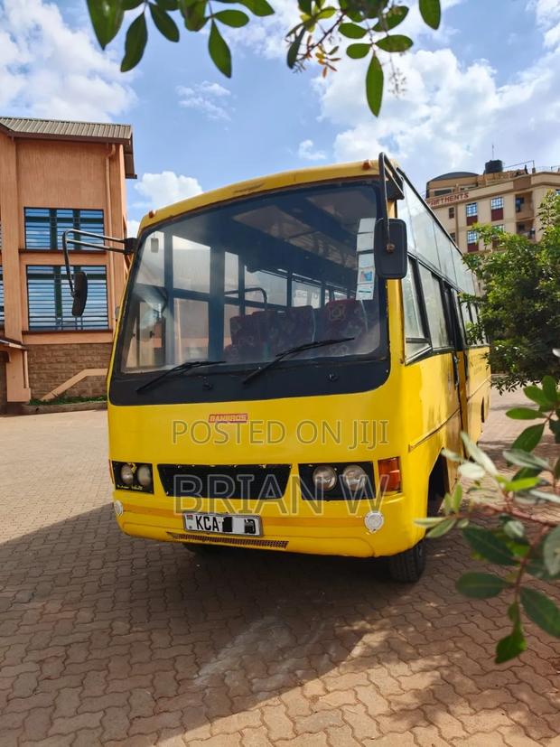 Bus 2014 Yellow - thumbnail 2