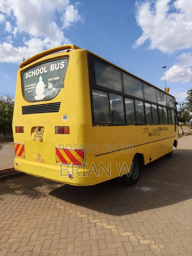 Bus 2014 Yellow