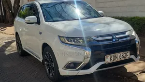 Mitsubishi Outlander 2018 White