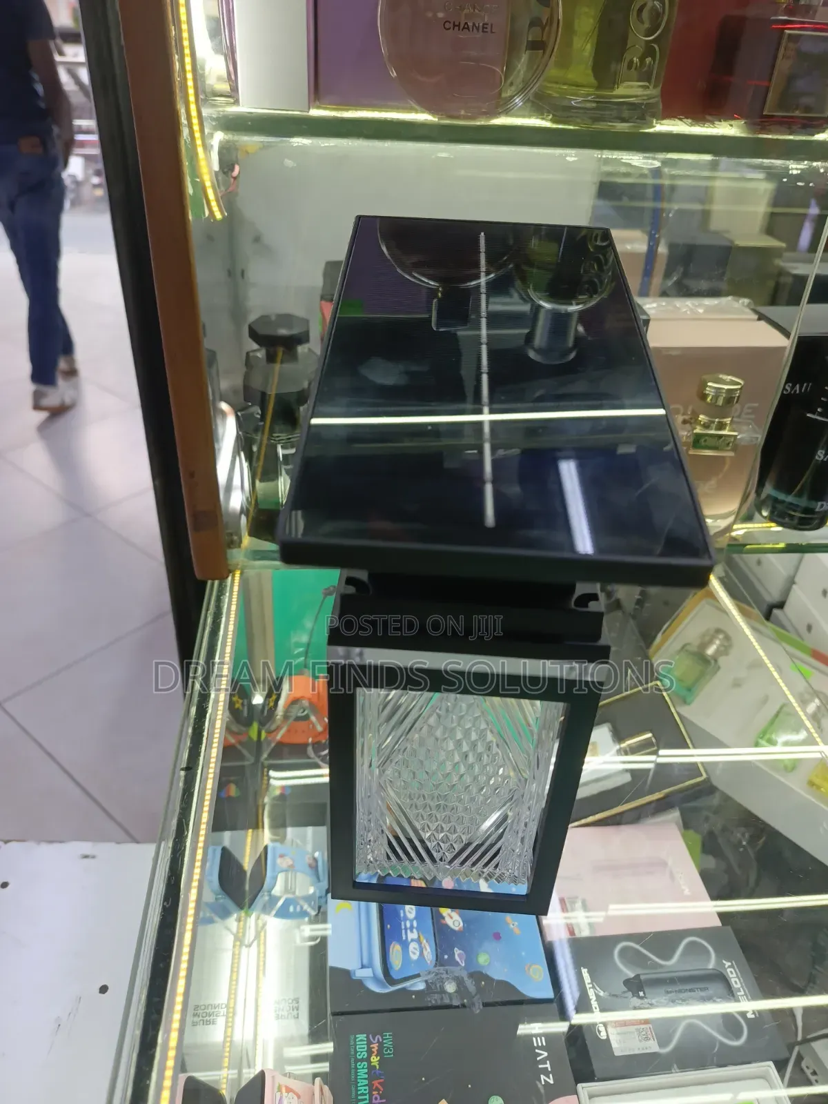 ,From Dusk Till Dawn: High-Efficiency Solar Powered Outdoor Sconce