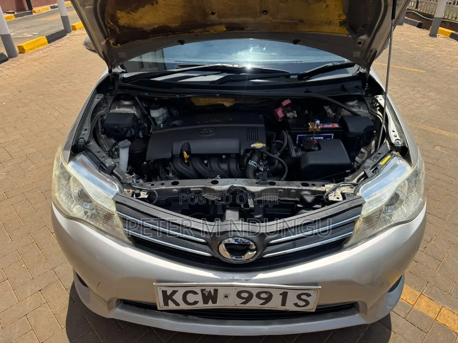Toyota Corolla 2012 Silver