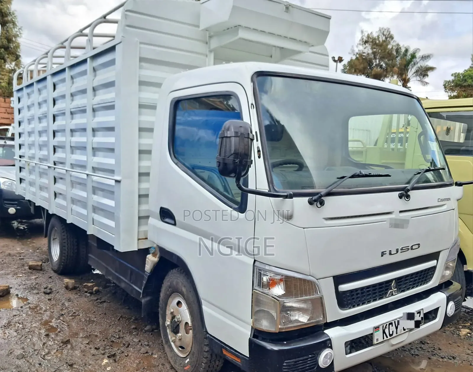 Mitsubishi Fuso Canter 2019 White