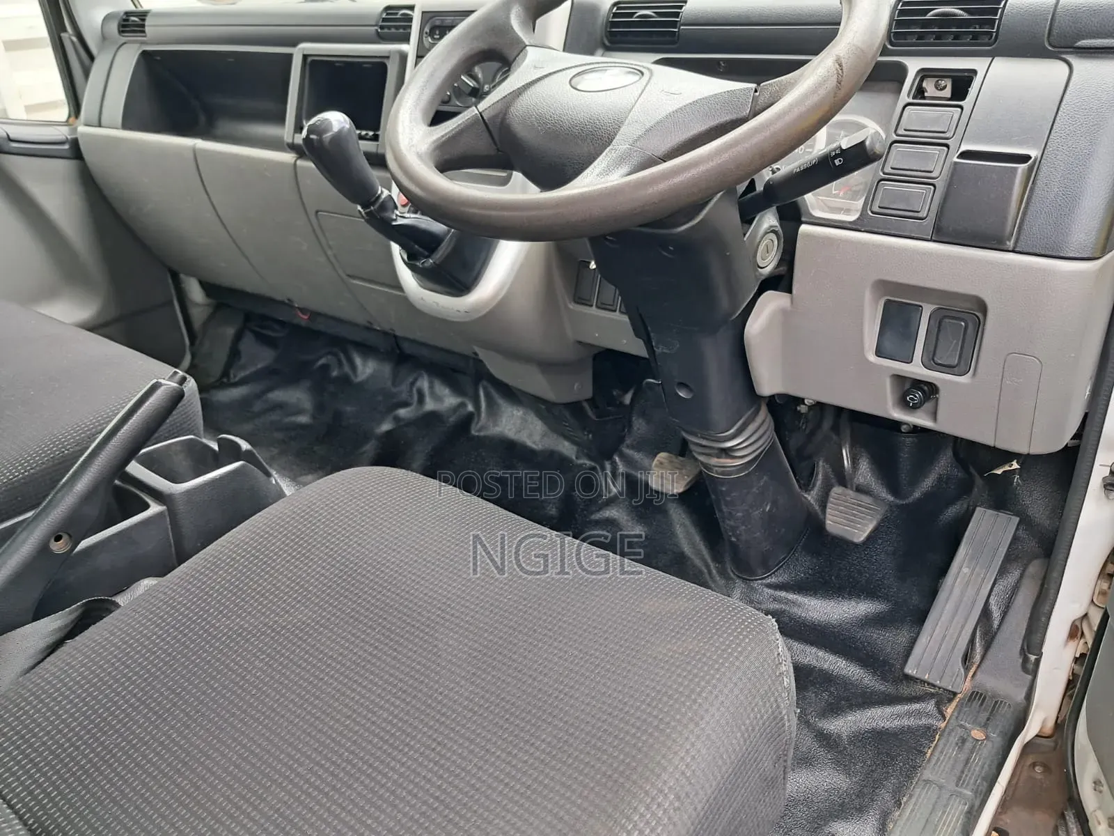 Mitsubishi Fuso Canter 2019 White