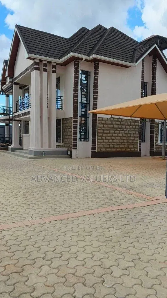 Furnished 4bdrm Townhouse/Terrace in Upper Elgon View for sale
