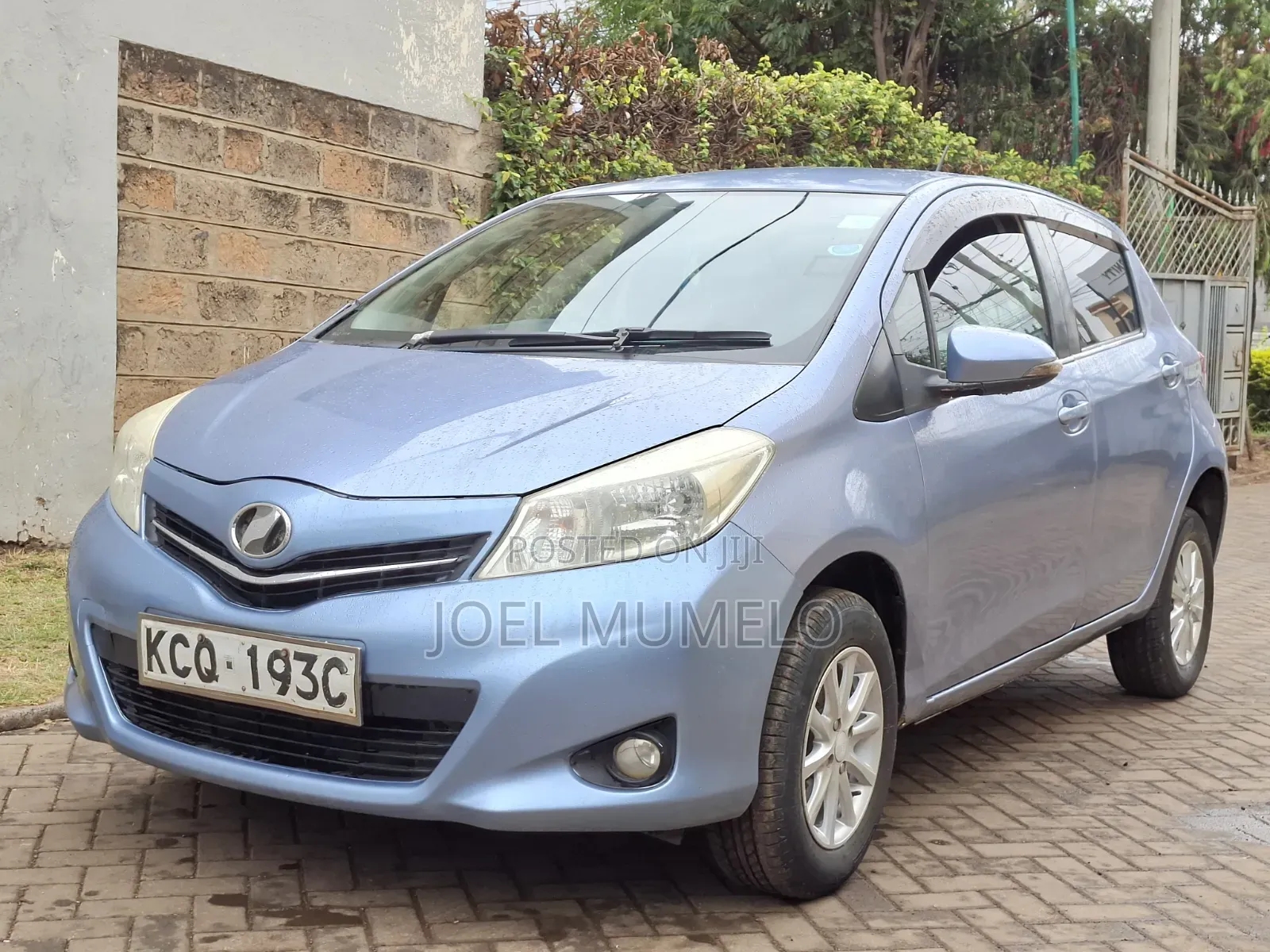 Toyota Vitz 2011 Blue