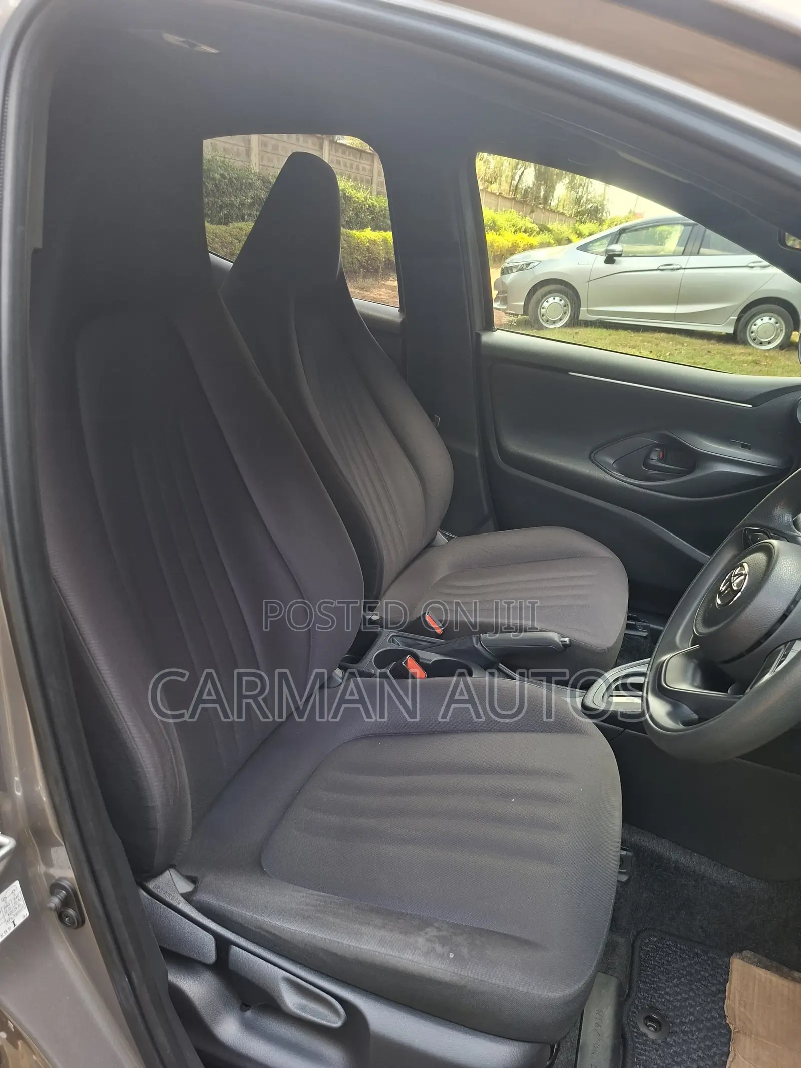 Toyota Yaris 1.5 Sedan L 2020 Silver