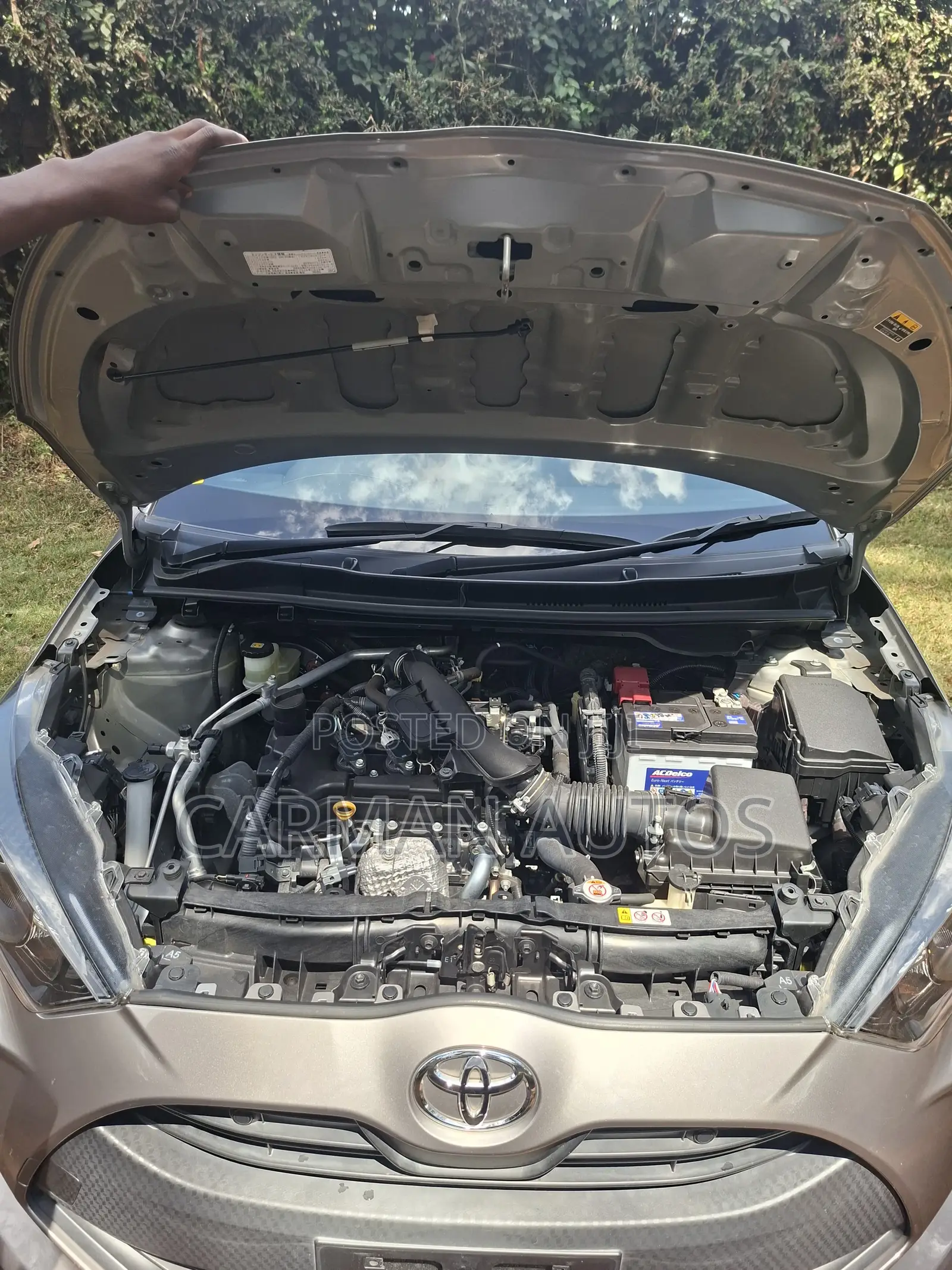 Toyota Yaris 1.5 Sedan L 2020 Silver