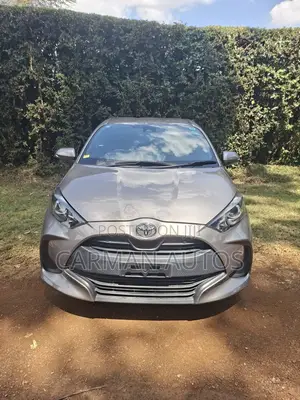 Toyota Yaris 1.5 Sedan L 2020 Silver
