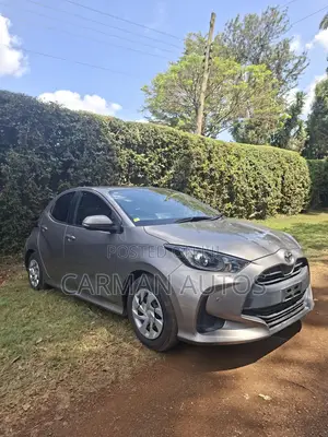 Toyota Yaris 1.5 Sedan L 2020 Silver