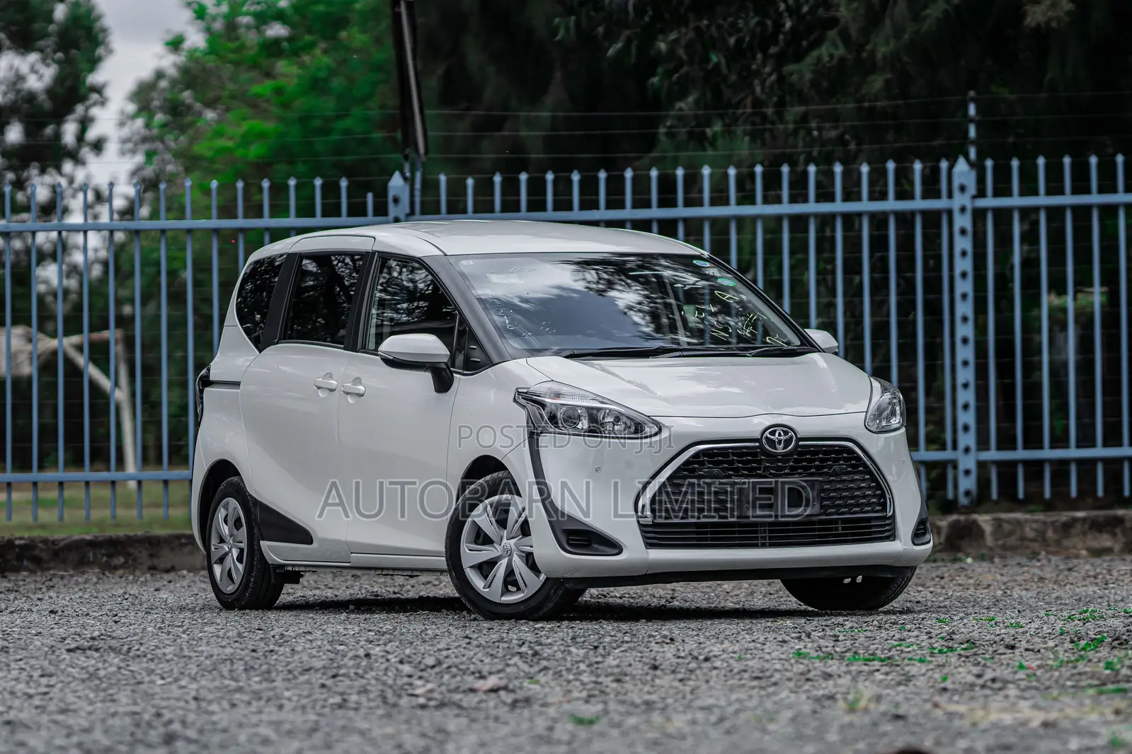 Toyota Sienta 1.5 FWD (6-seater) 2020 White