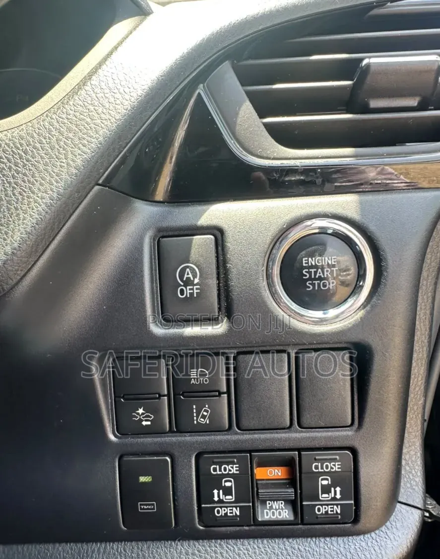 Toyota Noah 2.0 FWD (7 Seater) 2019 Black