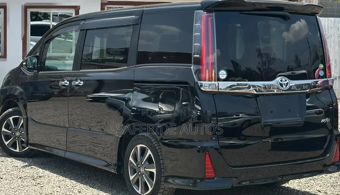 Toyota Noah 2.0 FWD (7 Seater) 2019 Black