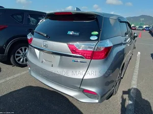 Honda Shuttle 1.5 Hybrid 2WD 2019 Silver