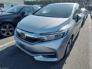 Honda Shuttle 1.5 Hybrid 2WD 2019 Silver
