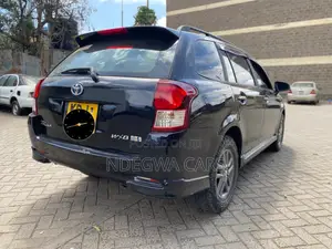 Toyota Corolla Fielder 1.5 Hybrid FWD 2014 Black