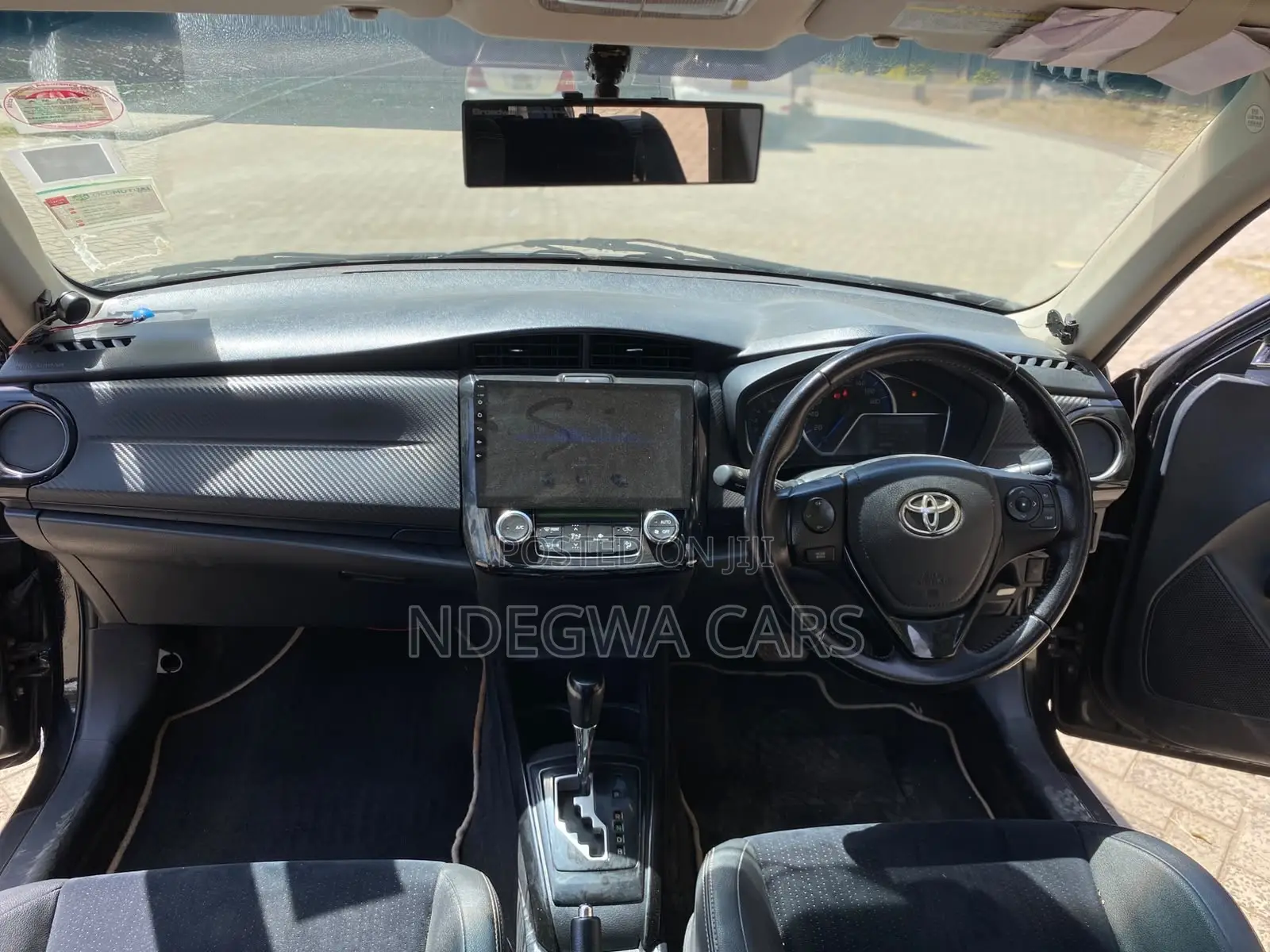 Toyota Corolla Fielder 1.5 Hybrid FWD 2014 Black