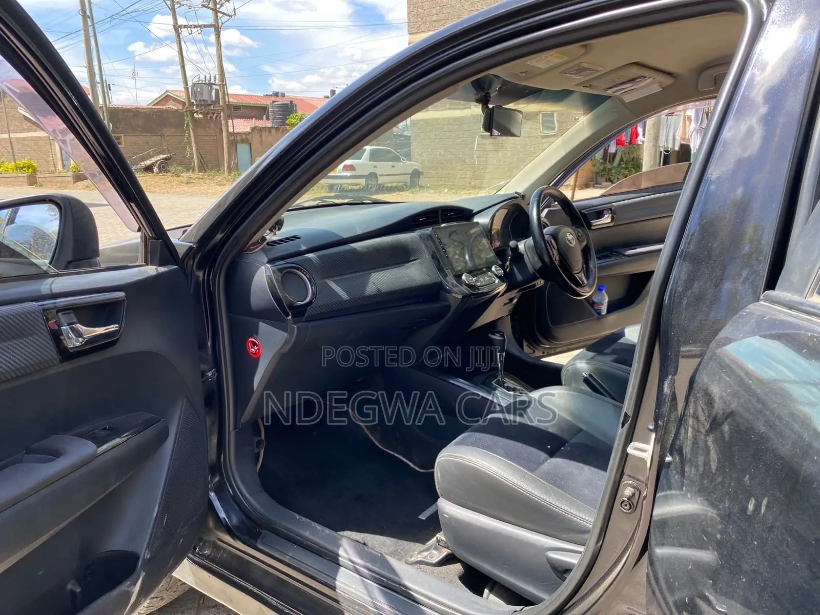 Toyota Corolla Fielder 1.5 Hybrid FWD 2014 Black