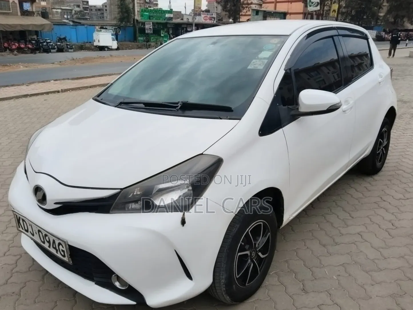 Toyota Vitz 2015 White