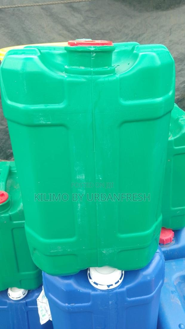 20 LTRS Green / Blue Square. Moq 10.